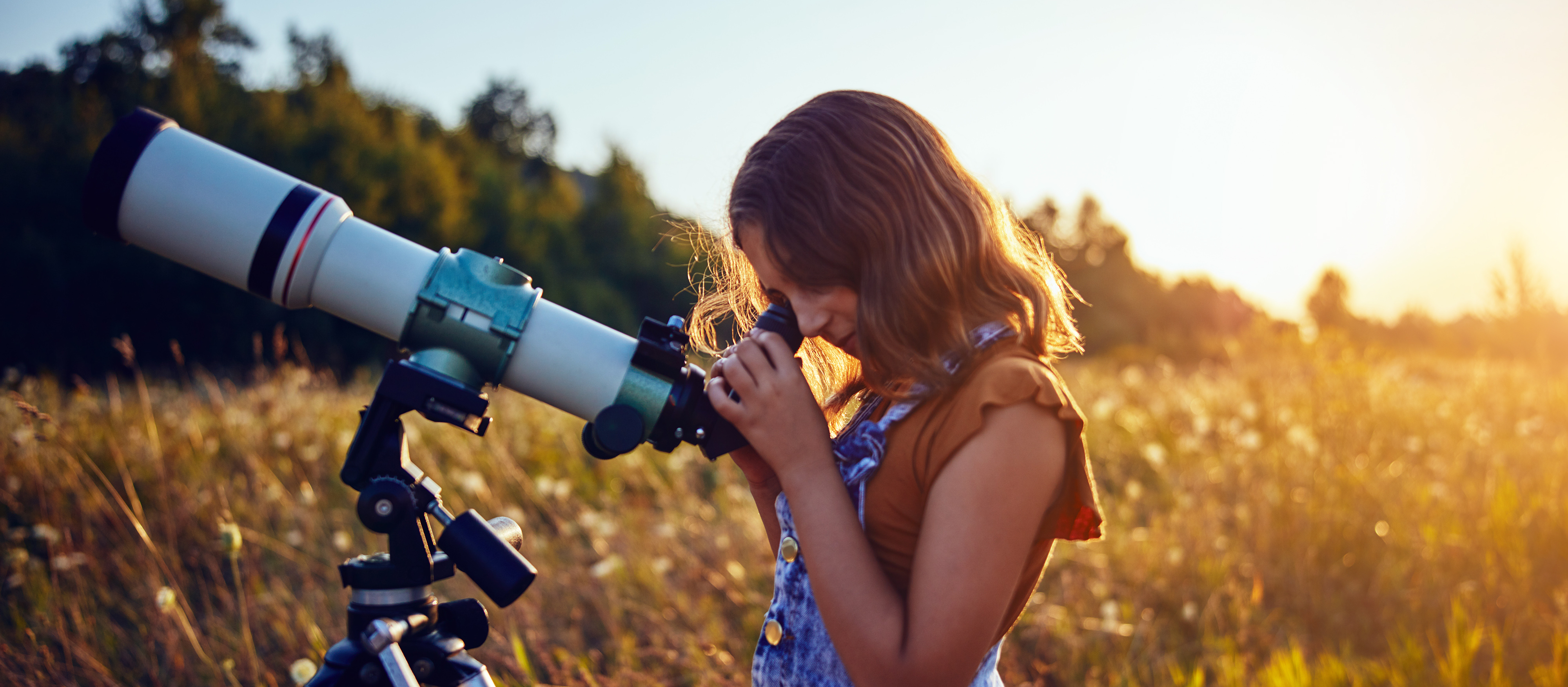 Girl with a telescope